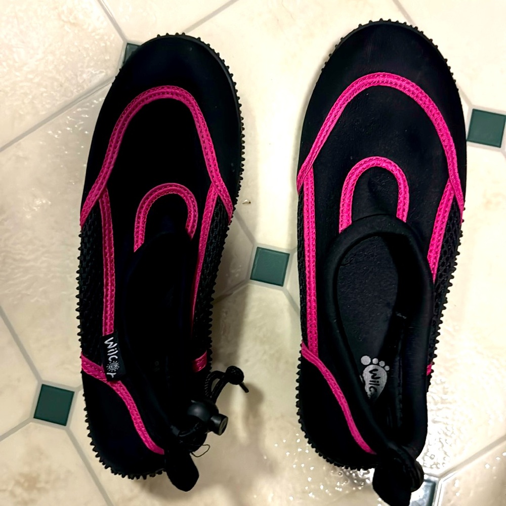 Women’s water shoes